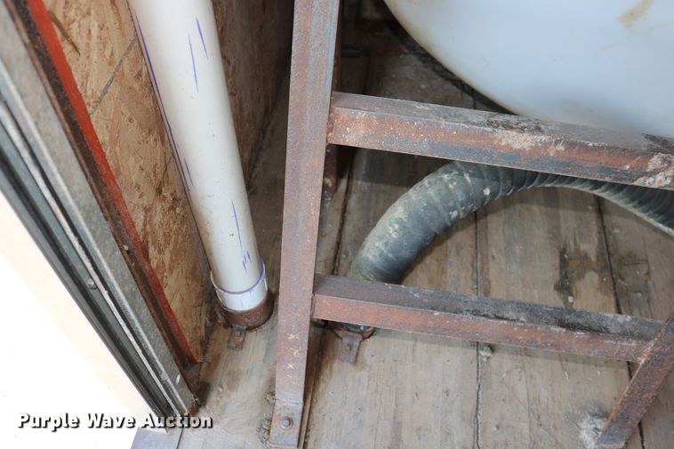 image for item DD6142 1995 Kenworth T800  box truck with mixing system