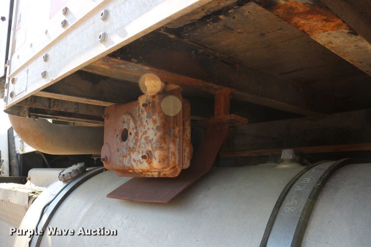 image for item DD6142 1995 Kenworth T800  box truck with mixing system