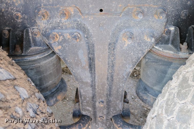 image for item DD6142 1995 Kenworth T800  box truck with mixing system