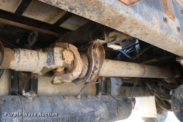 image for item DD6142 1995 Kenworth T800  box truck with mixing system