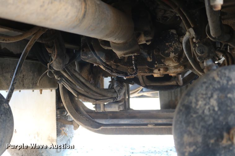 image for item DD6142 1995 Kenworth T800  box truck with mixing system