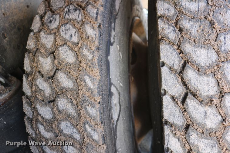 image for item DD6142 1995 Kenworth T800  box truck with mixing system