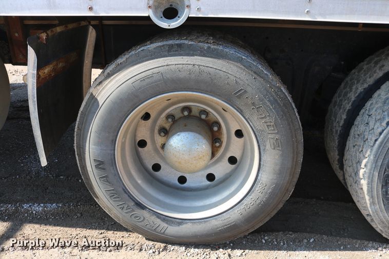 image for item DD6142 1995 Kenworth T800  box truck with mixing system