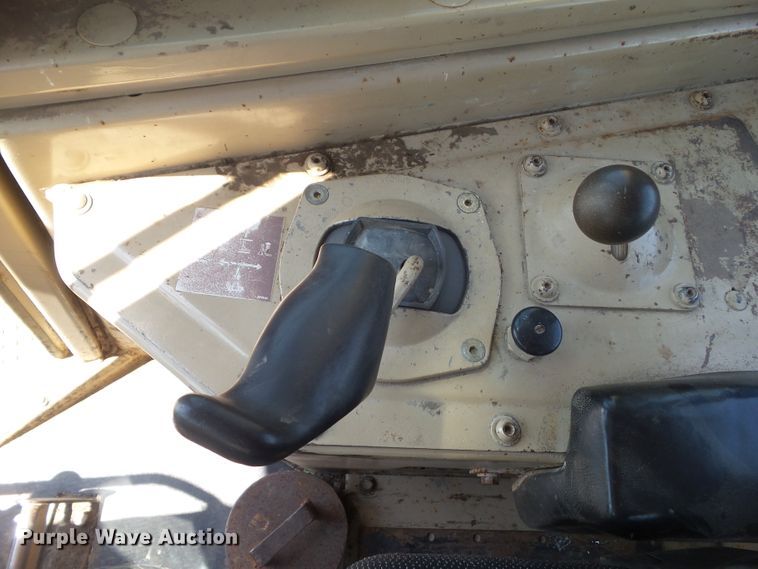 image for item DF0875 1987 Caterpillar D7H  dozer