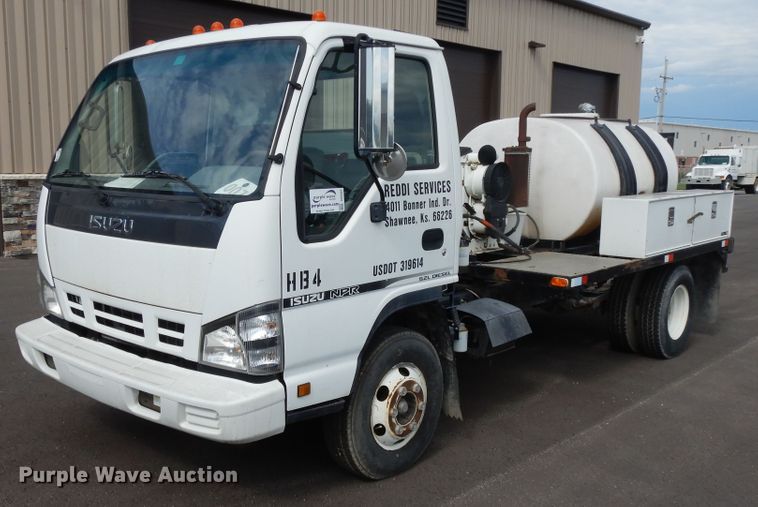 image for item DF5302 2006 Isuzu  sewer jetter truck