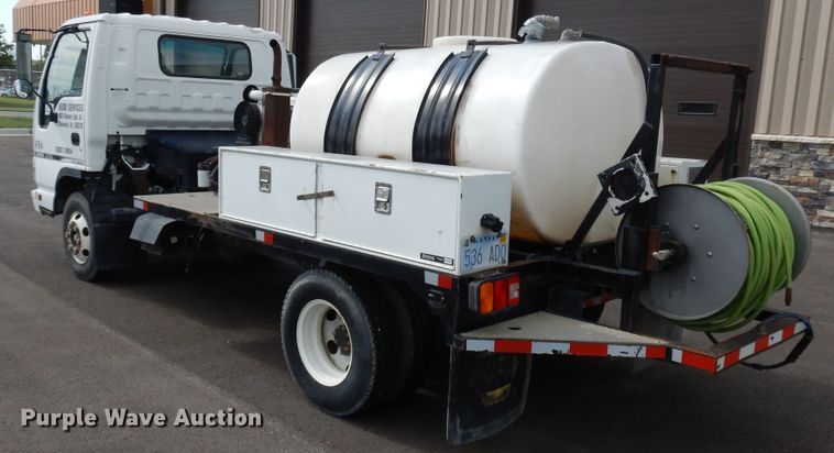 image for item DF5302 2006 Isuzu  sewer jetter truck