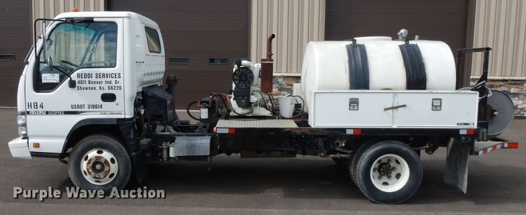 image for item DF5302 2006 Isuzu  sewer jetter truck