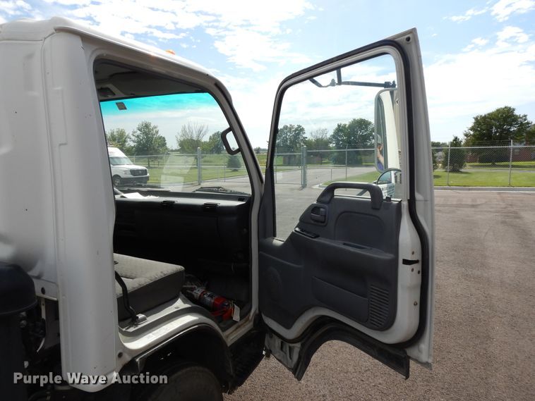 image for item DF5302 2006 Isuzu  sewer jetter truck