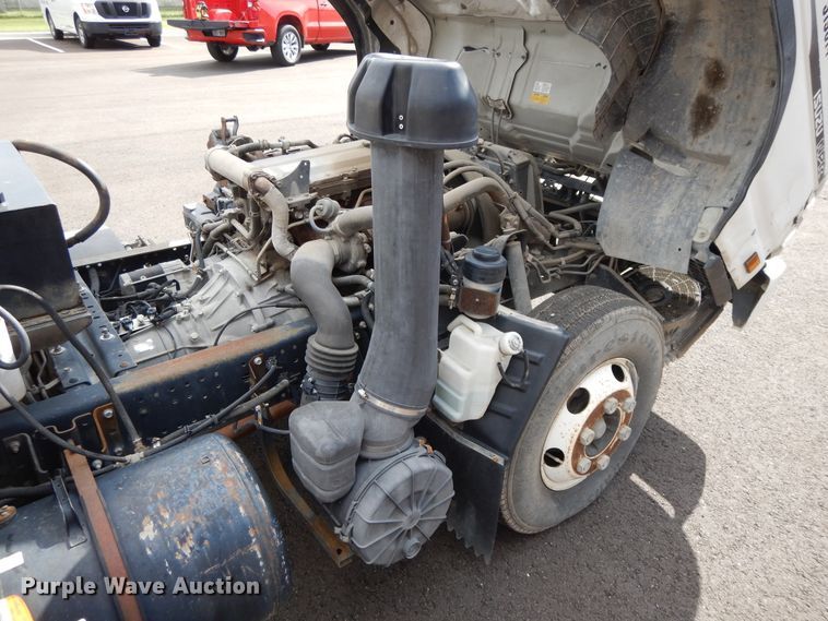 image for item DF5302 2006 Isuzu  sewer jetter truck