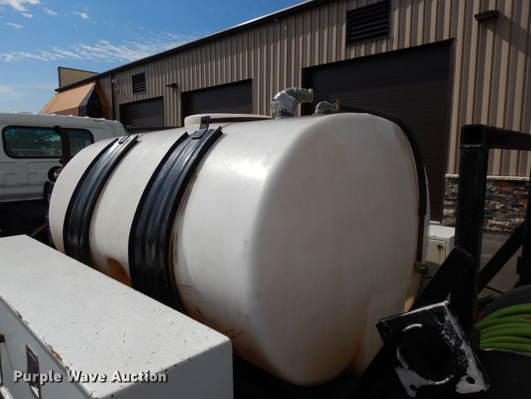 image for item DF5302 2006 Isuzu  sewer jetter truck