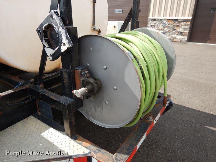 image for item DF5302 2006 Isuzu  sewer jetter truck