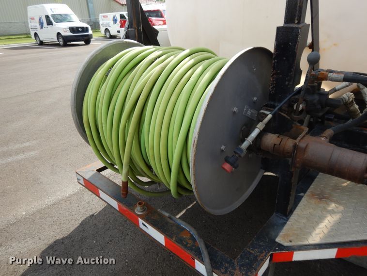 image for item DF5302 2006 Isuzu  sewer jetter truck