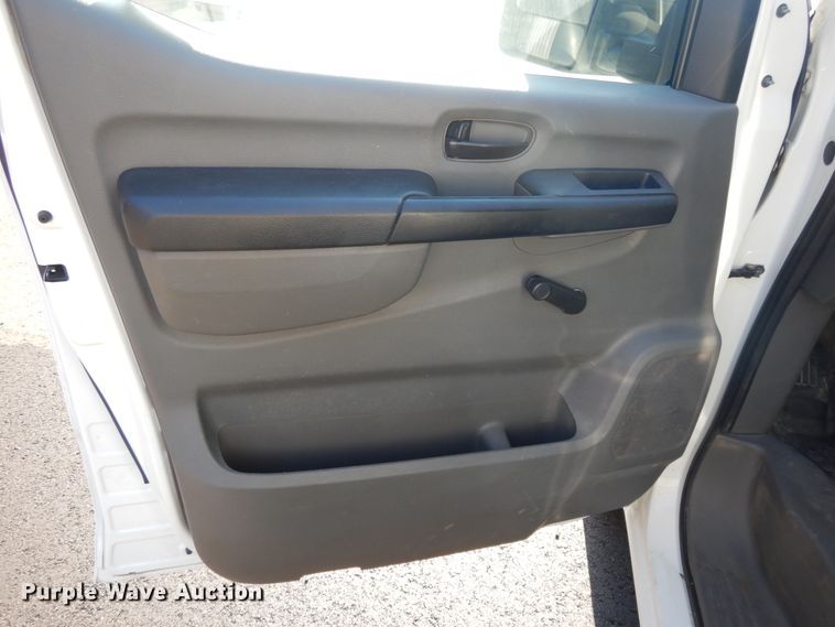 image for item DF5306 2014 Nissan NV2500  van