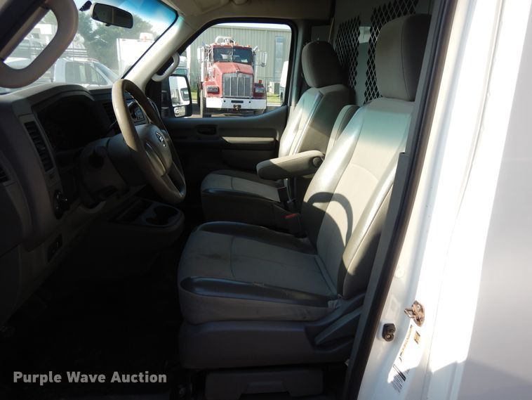 image for item DF5306 2014 Nissan NV2500  van