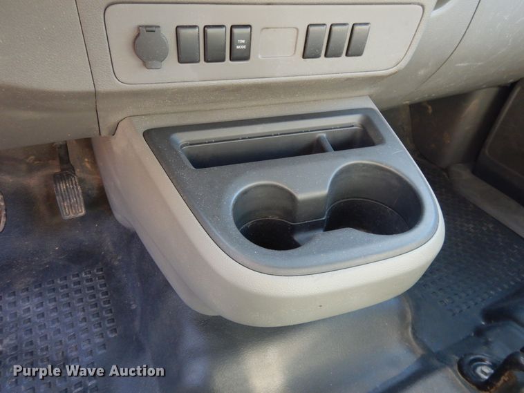 image for item DF5306 2014 Nissan NV2500  van