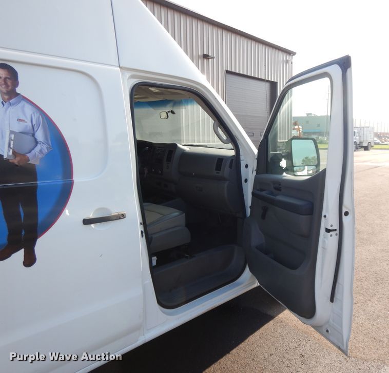 image for item DF5306 2014 Nissan NV2500  van