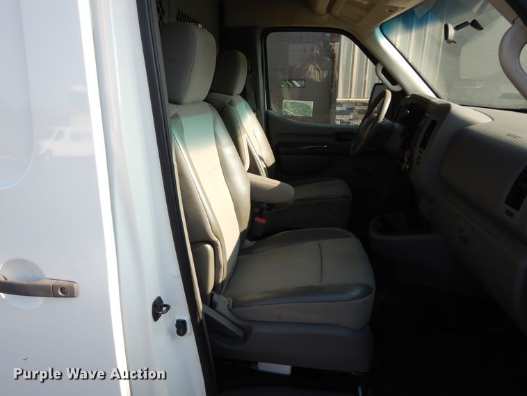 image for item DF5306 2014 Nissan NV2500  van