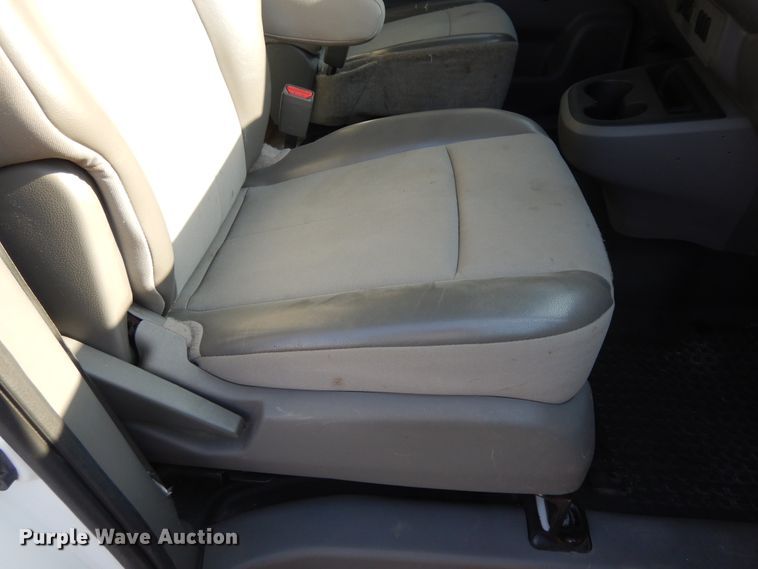 image for item DF5306 2014 Nissan NV2500  van