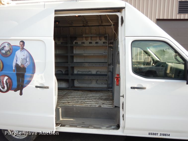 image for item DF5306 2014 Nissan NV2500  van