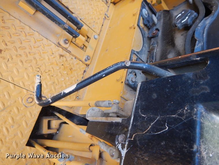 image for item DG6915 1997 John Deere 450G LT  dozer