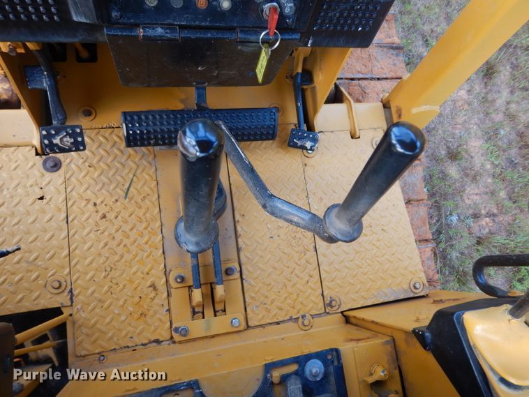 image for item DG6915 1997 John Deere 450G LT  dozer