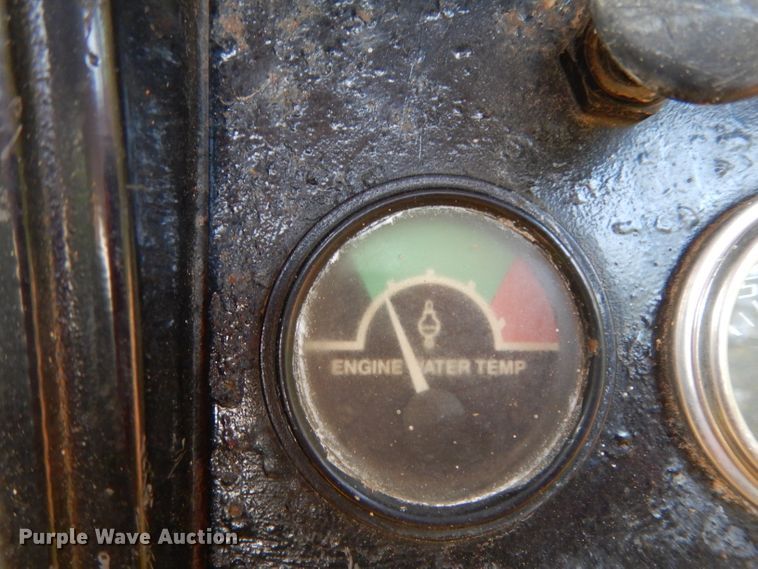 image for item DG6915 1997 John Deere 450G LT  dozer