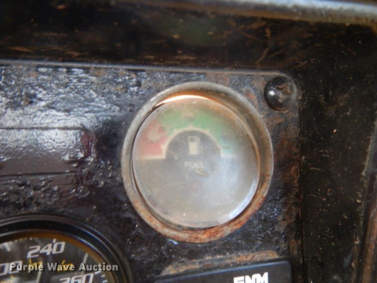 image for item DG6915 1997 John Deere 450G LT  dozer