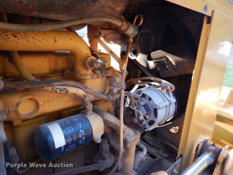 image for item DG6915 1997 John Deere 450G LT  dozer