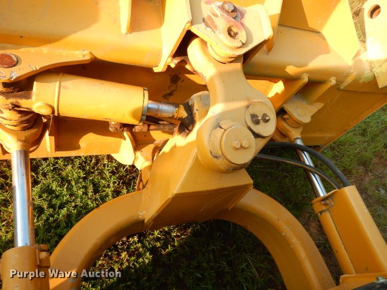 image for item DG6915 1997 John Deere 450G LT  dozer