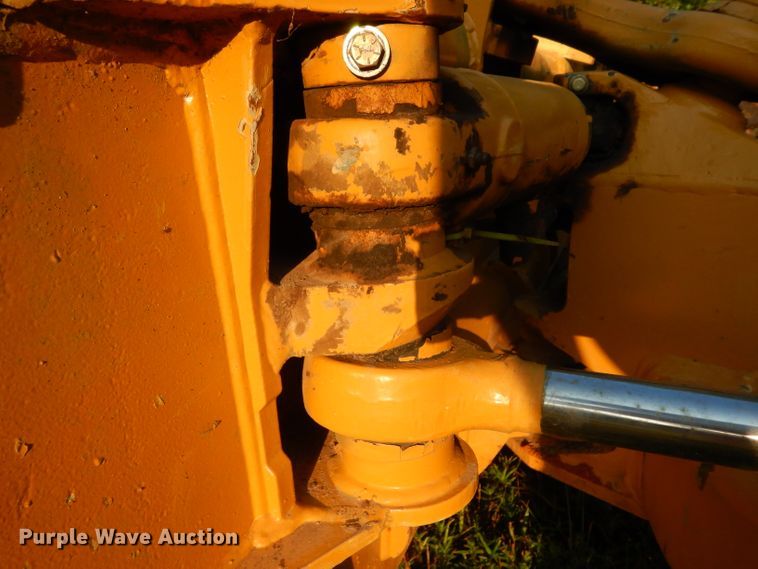 image for item DG6915 1997 John Deere 450G LT  dozer