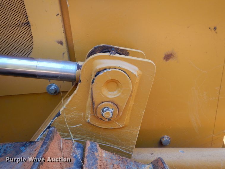 image for item DG6915 1997 John Deere 450G LT  dozer