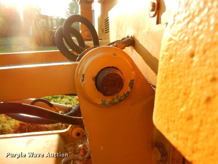 image for item DG6915 1997 John Deere 450G LT  dozer