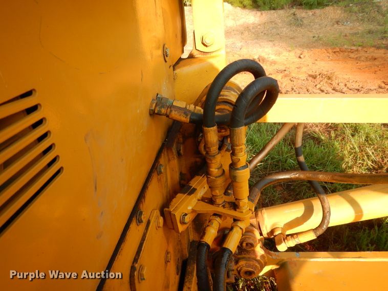 image for item DG6915 1997 John Deere 450G LT  dozer