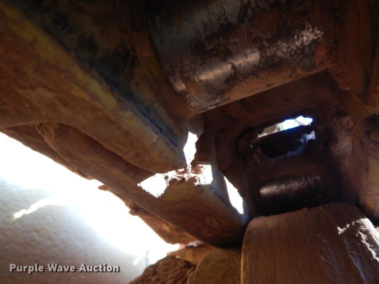 image for item DG6915 1997 John Deere 450G LT  dozer