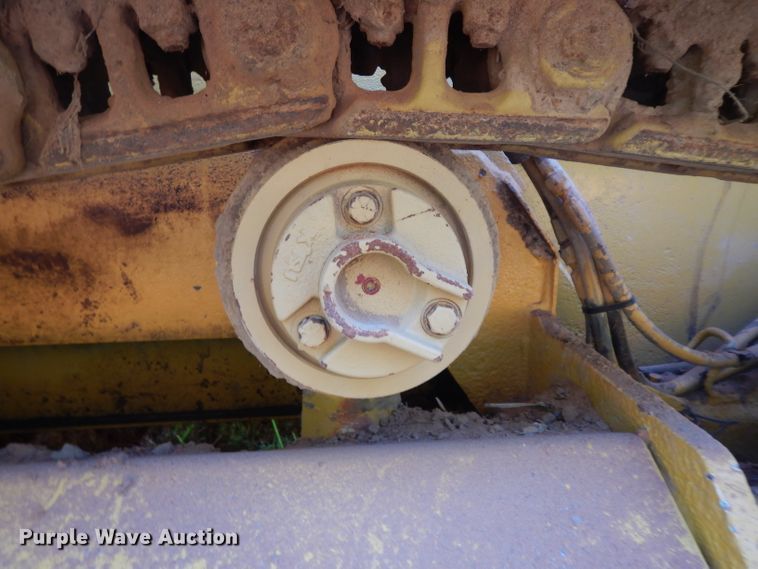 image for item DG6915 1997 John Deere 450G LT  dozer