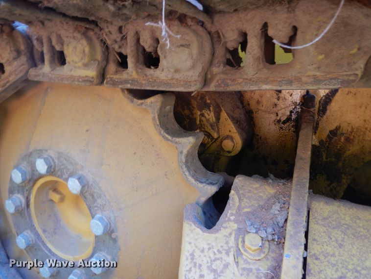 image for item DG6915 1997 John Deere 450G LT  dozer