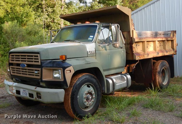 image for item DG6921 1993 Ford F700  dump truck
