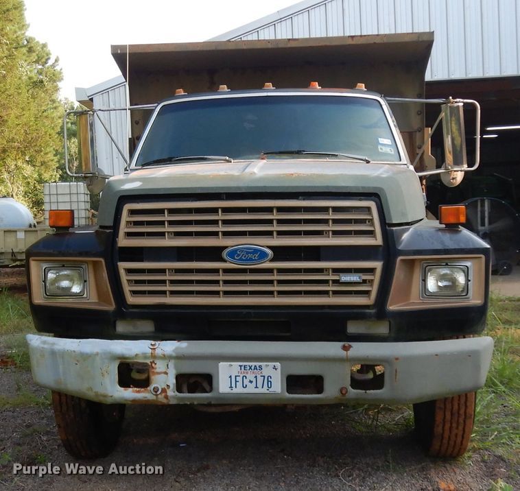 image for item DG6921 1993 Ford F700  dump truck