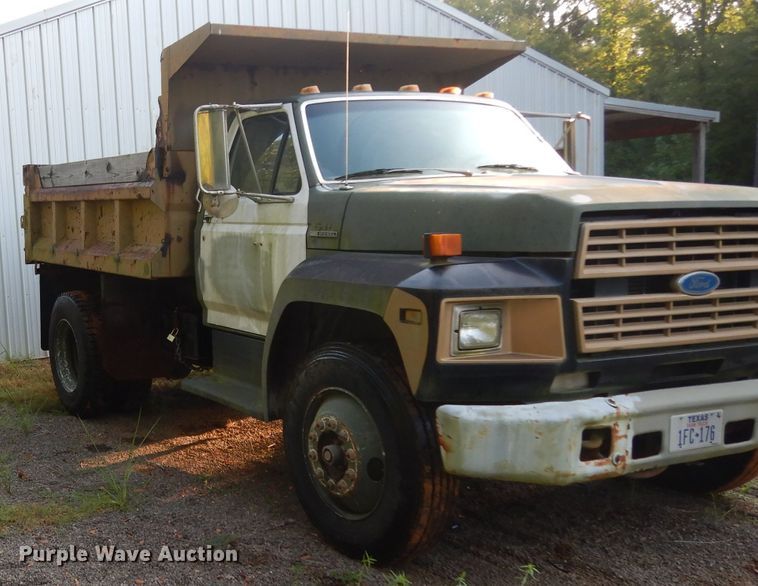 image for item DG6921 1993 Ford F700  dump truck