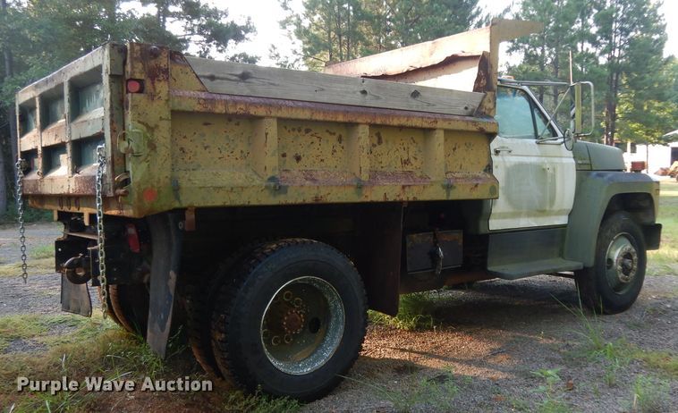 image for item DG6921 1993 Ford F700  dump truck
