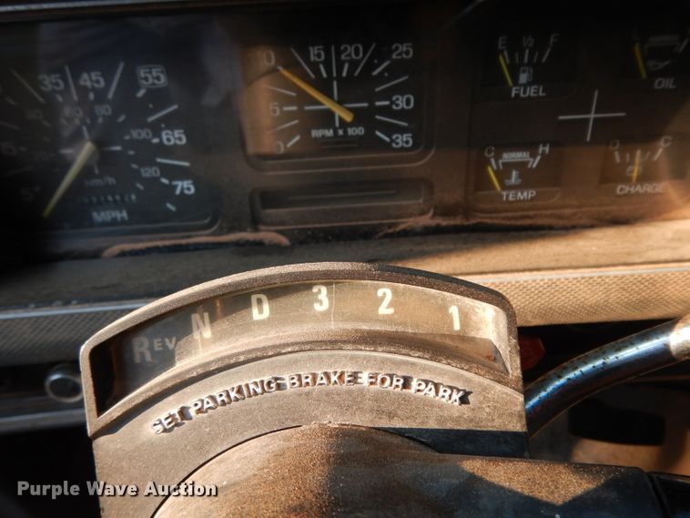 image for item DG6921 1993 Ford F700  dump truck