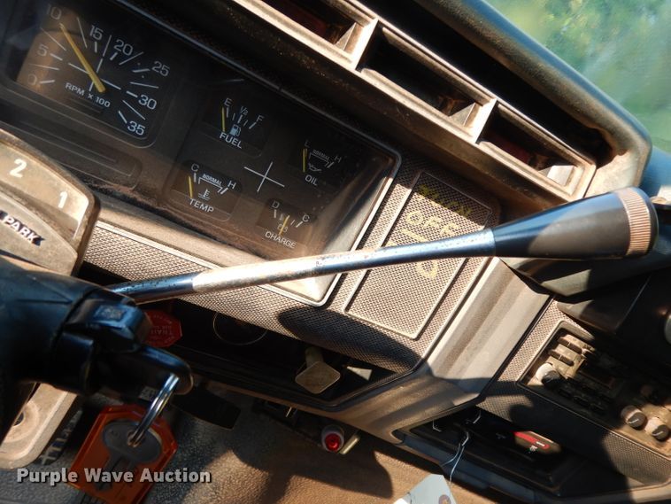 image for item DG6921 1993 Ford F700  dump truck