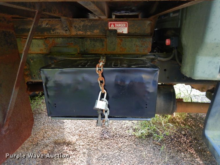 image for item DG6921 1993 Ford F700  dump truck