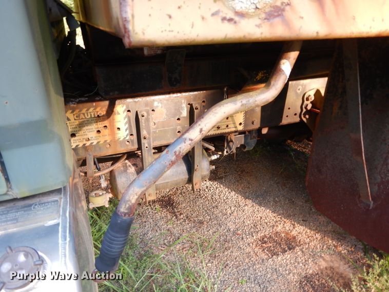 image for item DG6921 1993 Ford F700  dump truck