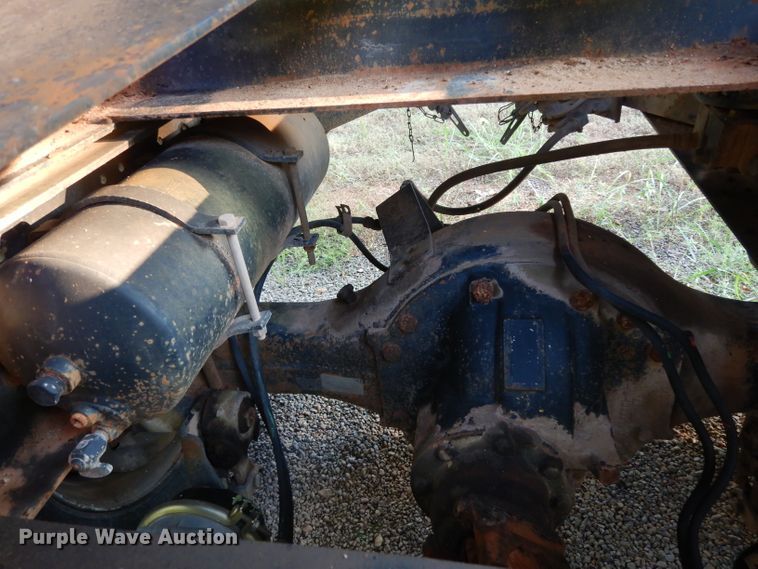 image for item DG6921 1993 Ford F700  dump truck