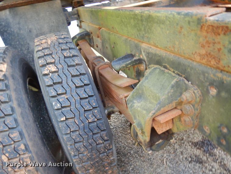 image for item DG6921 1993 Ford F700  dump truck