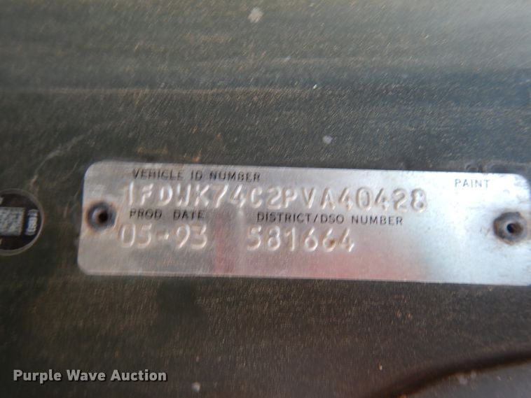 image for item DG6921 1993 Ford F700  dump truck