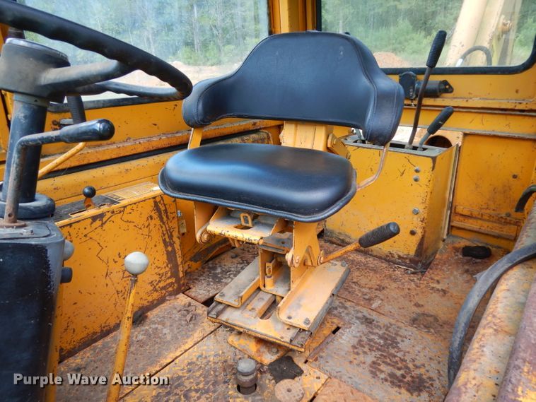 image for item DG6932 1979 John Deere 310A  backhoe