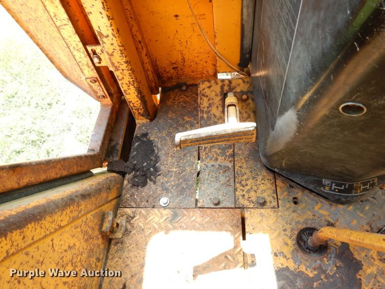 image for item DG6932 1979 John Deere 310A  backhoe