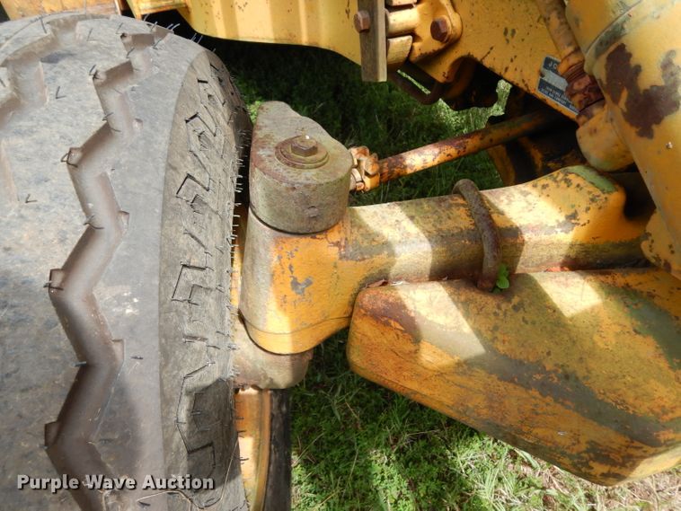 image for item DG6932 1979 John Deere 310A  backhoe